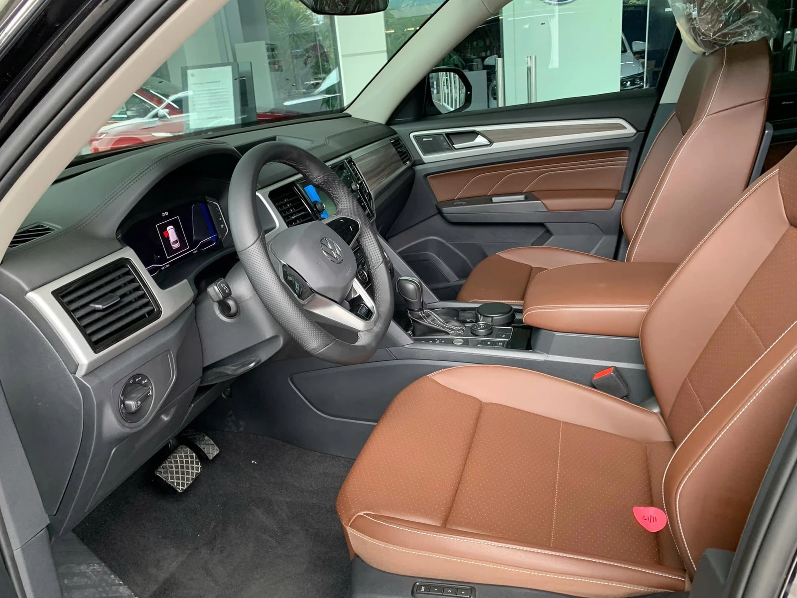 Mitsubishi Pajero Sport Gasoline 4x4 AT Premium - Hình 8