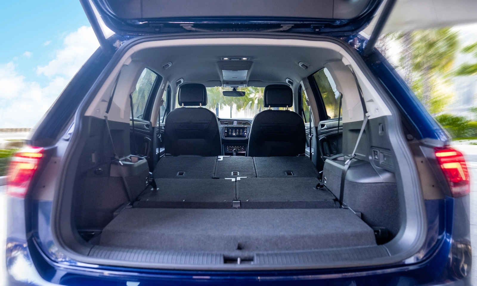 Volkswagen Tiguan Allspace 2.0L - Hình 17