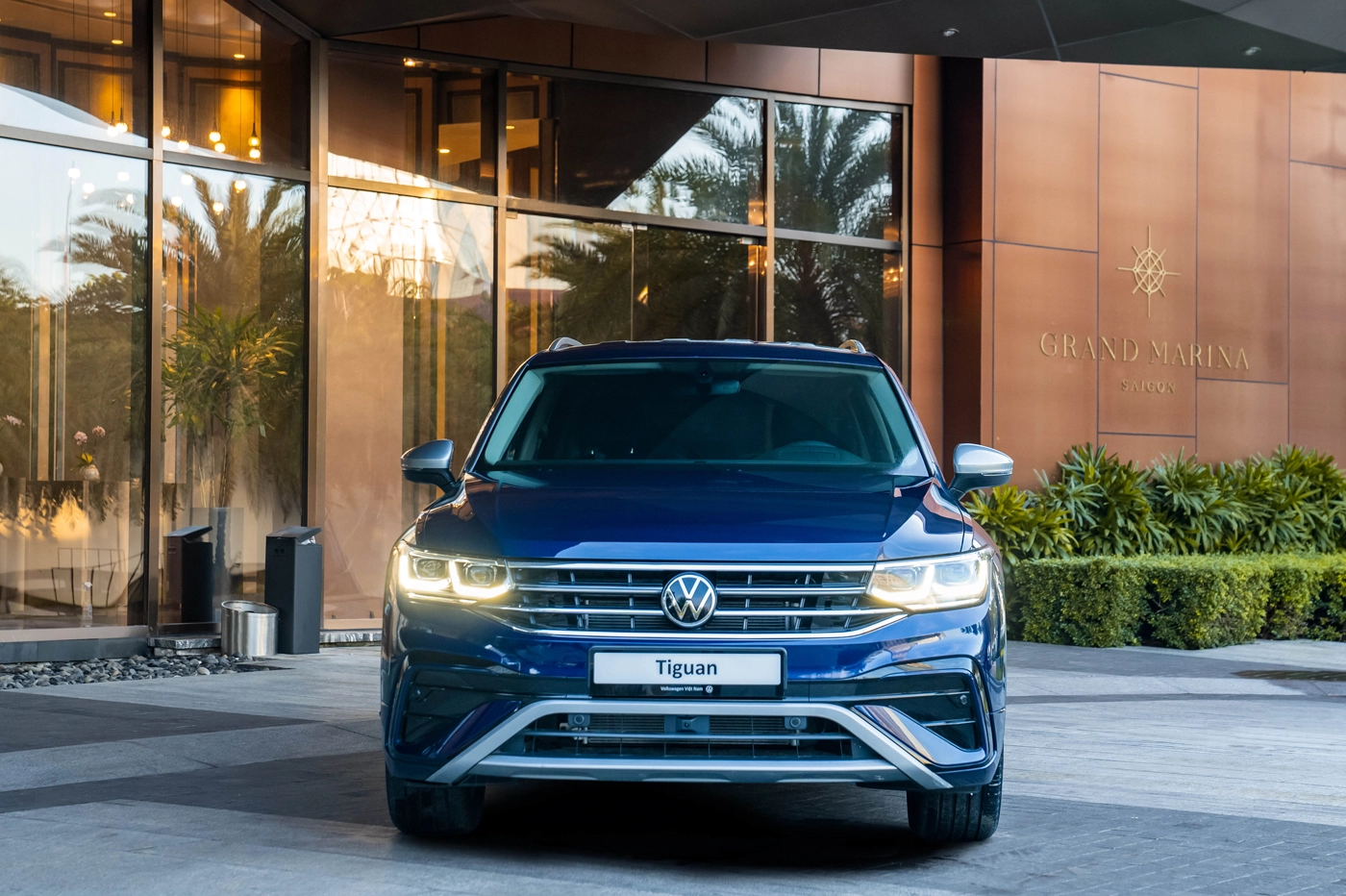 Volkswagen Tiguan Allspace 2.0L - Hình 2