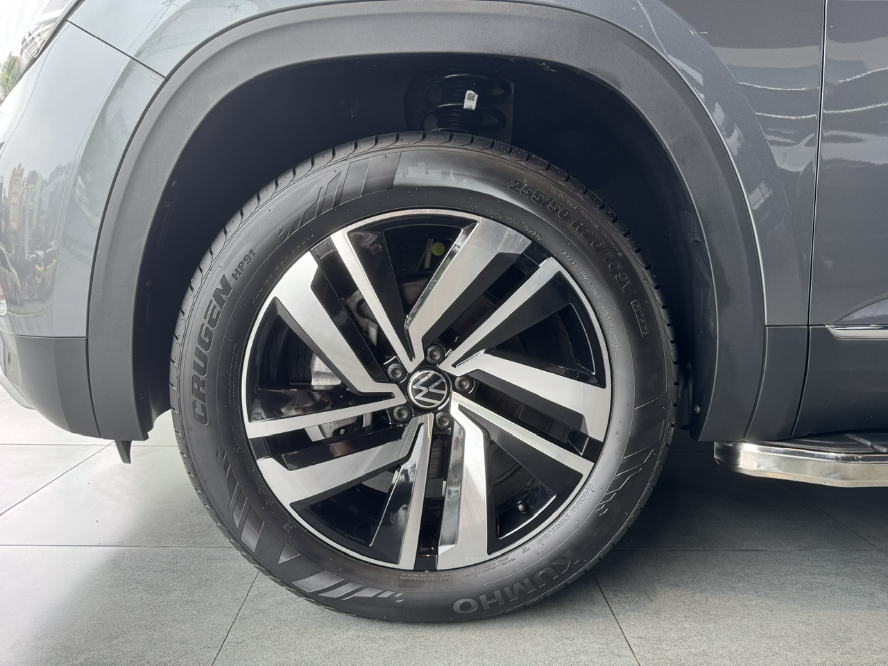 Mitsubishi Pajero Sport Gasoline 4x4 AT Premium - Hình 4